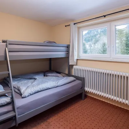 Schoene Fuer 6-8 Personen Bei Zum Huettenklaus *